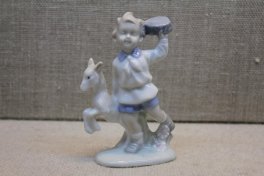 статуэтка Мальчик с осликом